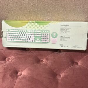 Sweet wireless Keyboard and Mouse Combo Set